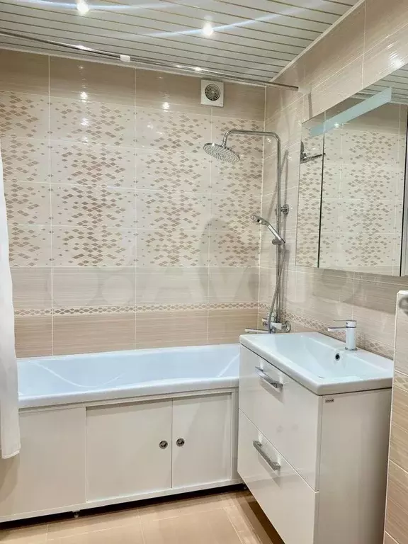 3-к. квартира, 60 м, 3/5 эт. - Фото 0