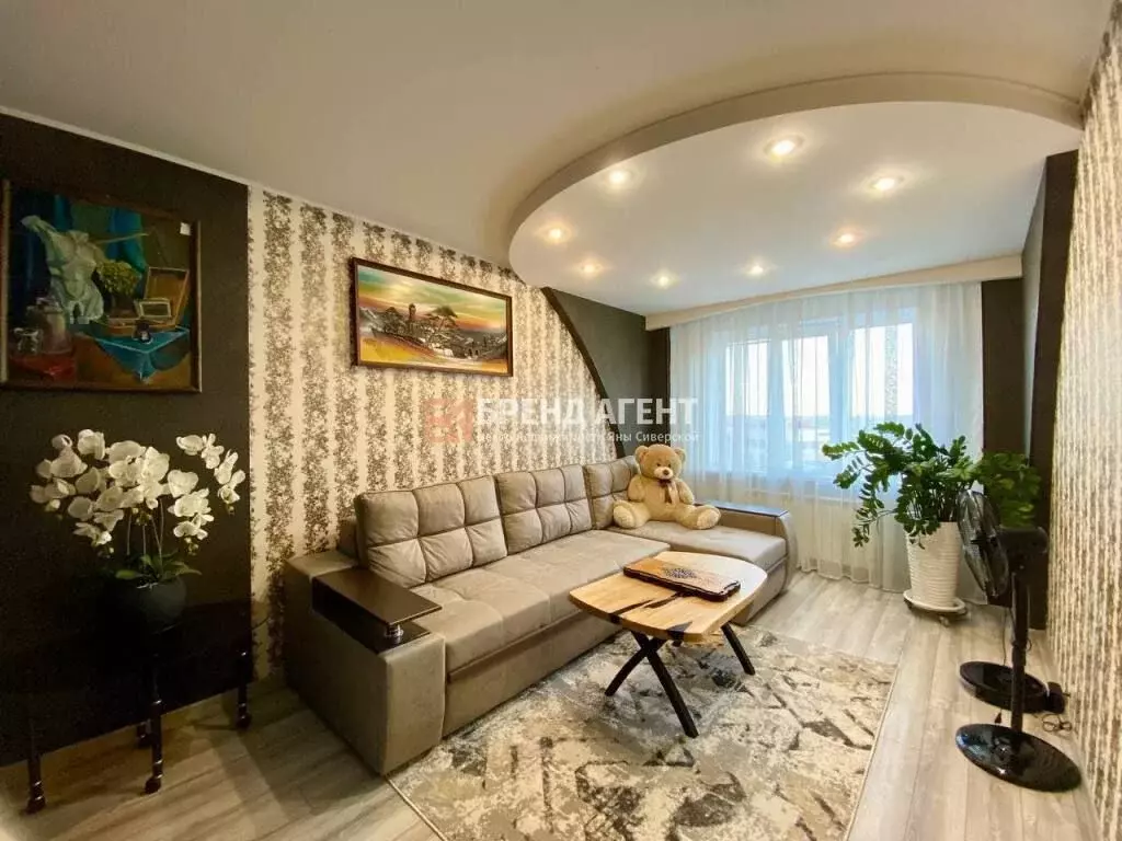 4-к кв. Белгородская область, Белгород ул. Есенина, 26 (83.8 м) - Фото 0