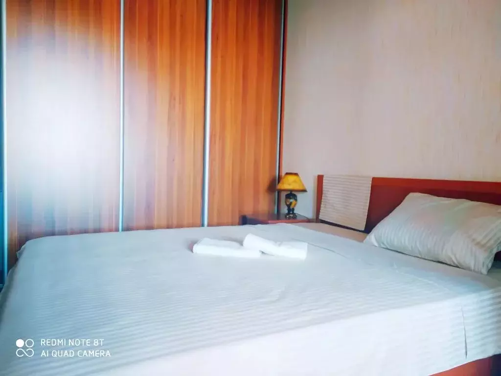 1-к кв. Омская область, Омск просп. Комарова, 14 (50.0 м) - Фото 2