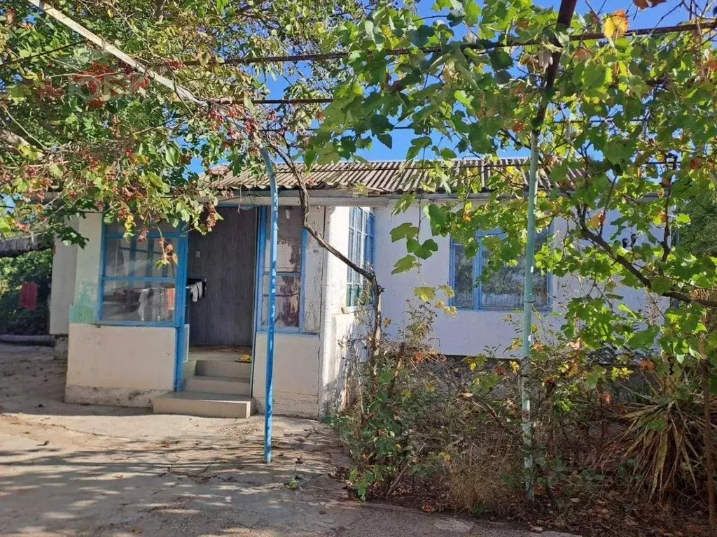Дом в Крым, Сакский район, с. Вересаево ул. Гвардейская, 10 (75 м) - Фото 2