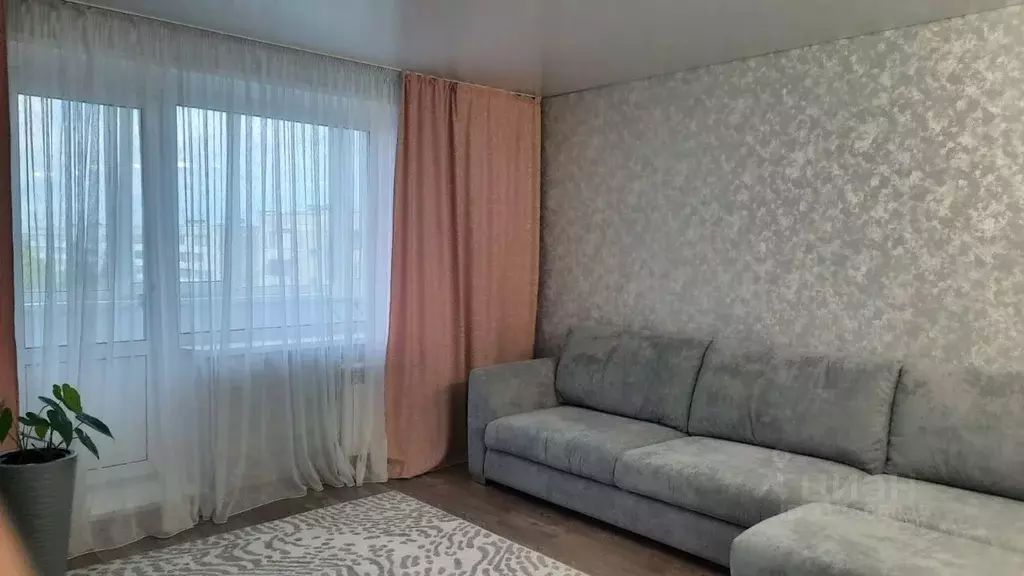 2-к кв. Хакасия, Абакан Пирятинская ул., 19А (50.1 м) - Фото 0