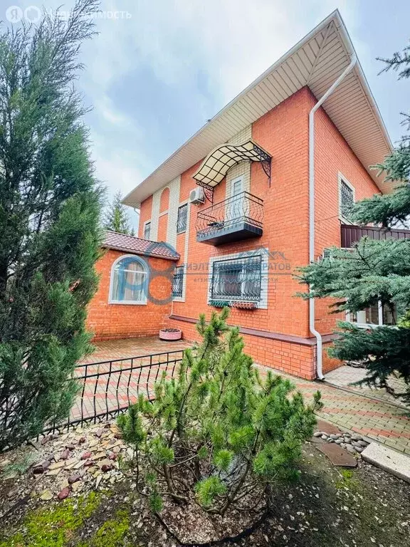 Дом в Саратов, микрорайон Сосенки (320 м) - Фото 1