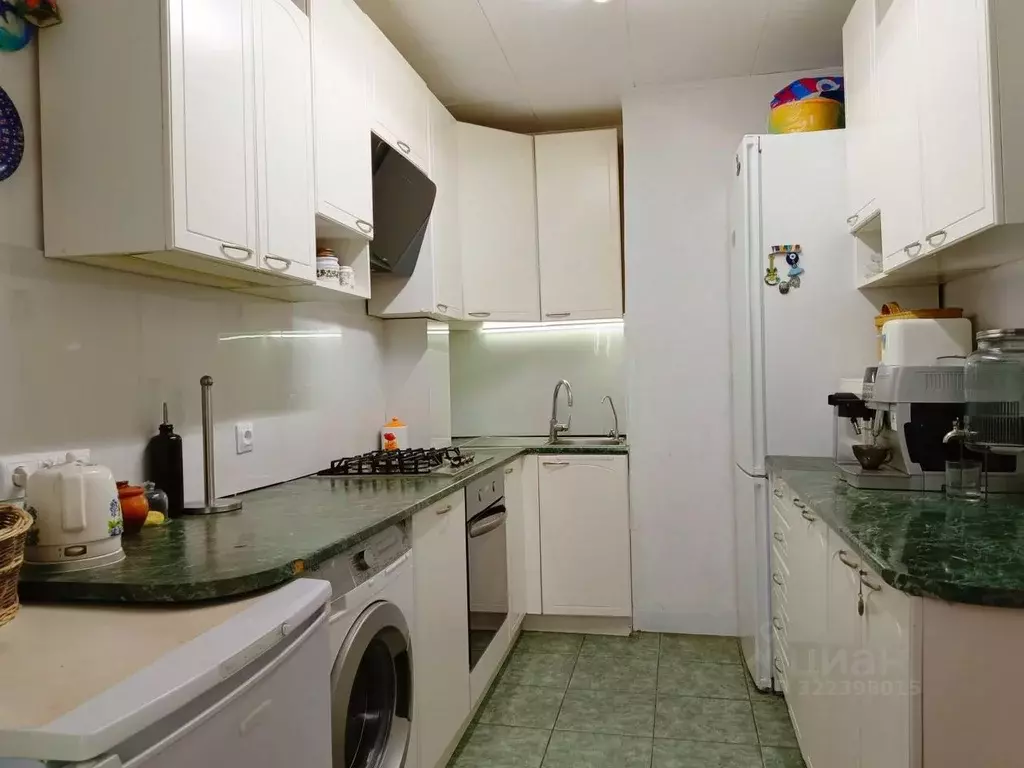 3-к кв. Саратовская область, Саратов Лунная ул., 27 (64.5 м) - Фото 2