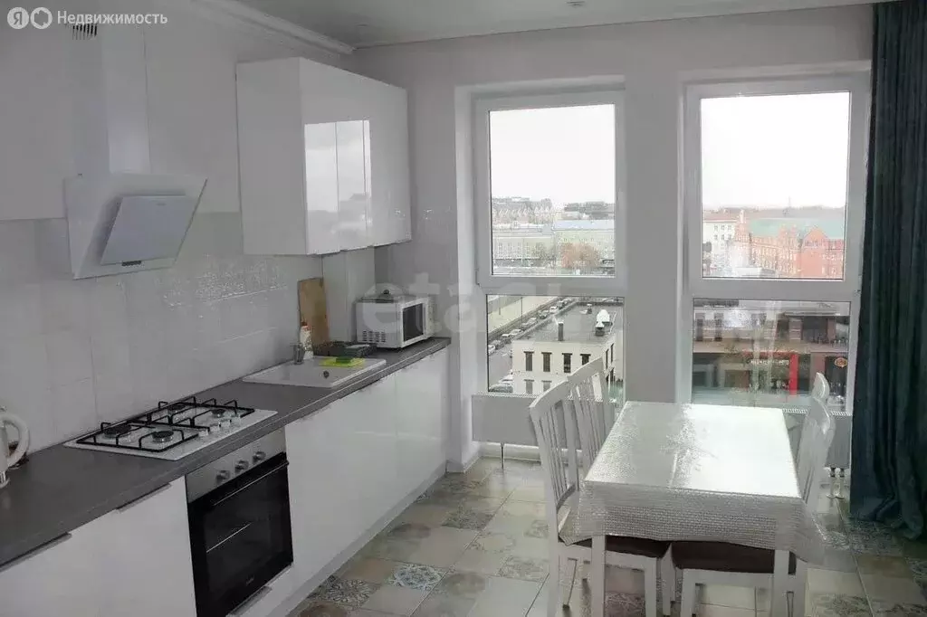 2-комнатная квартира: Калининград, Уральская улица, 20 (75 м) - Фото 0