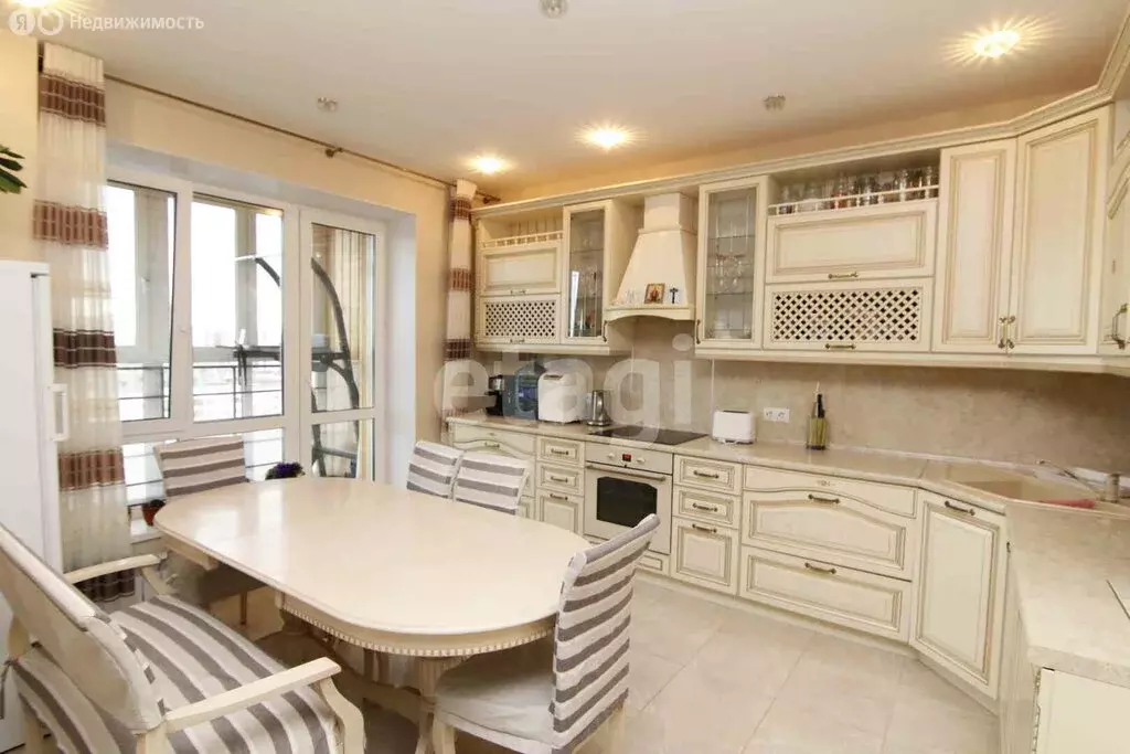 3-комнатная квартира: Тюмень, улица Муравленко, 1 (104.6 м) - Фото 2