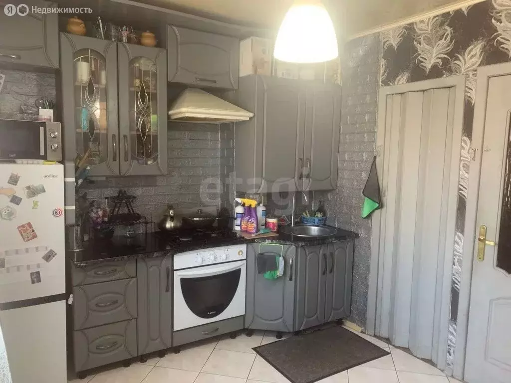 3-комнатная квартира: Калининград, улица Павлика Морозова, 17 (65 м) - Фото 1