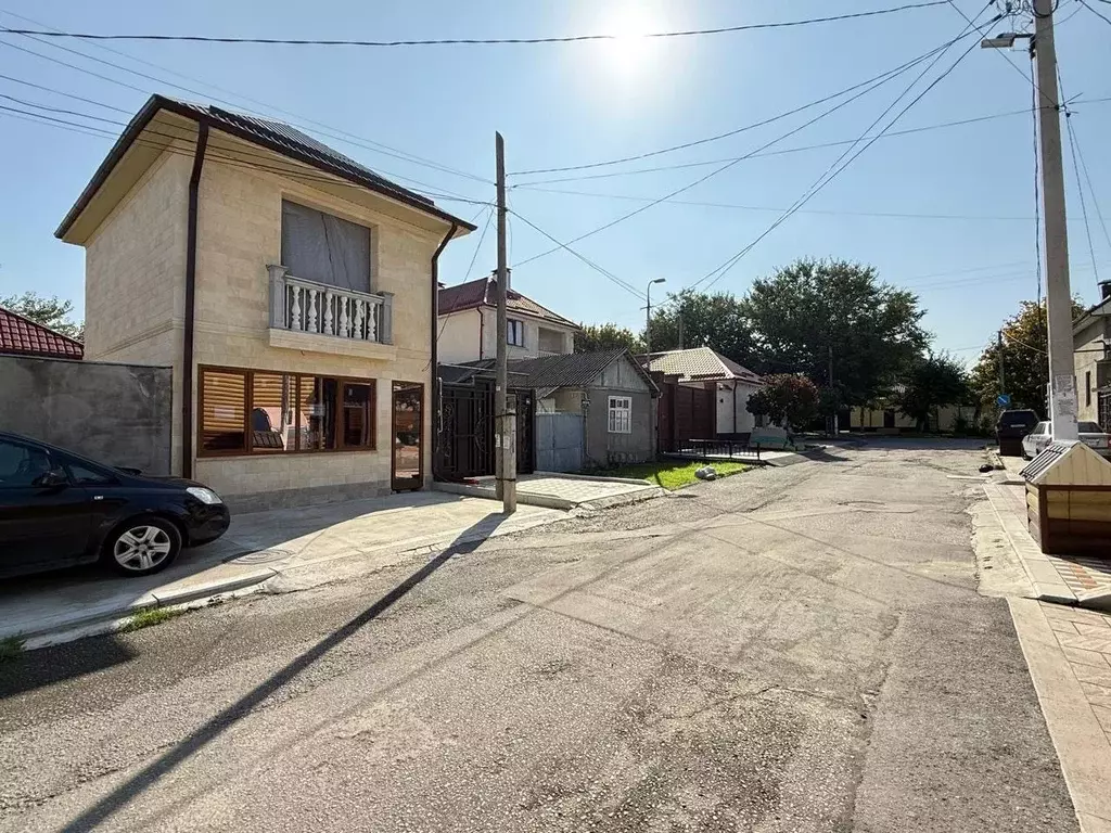 2-к кв. Кабардино-Балкария, Нальчик Крестьянская ул. (58.8 м) - Фото 0