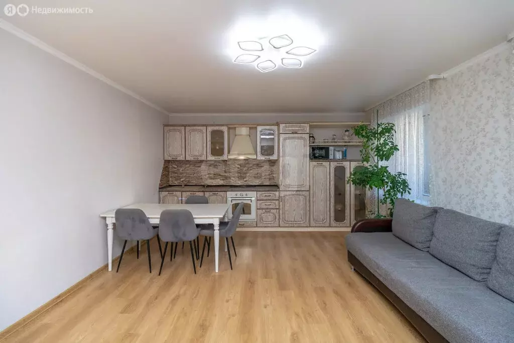 2-комнатная квартира: Тюмень, улица Газовиков, 25к3 (70.2 м) - Фото 2