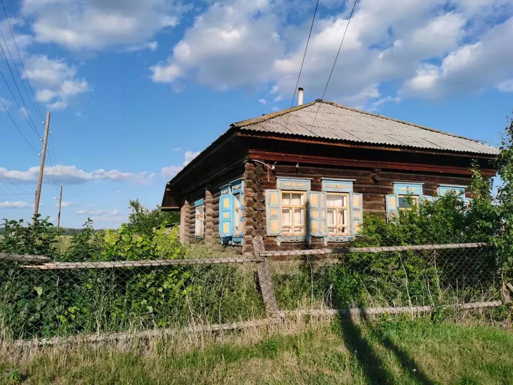 Дом в Курганская область, Юргамышский муниципальный округ, с. Чинеево ... - Фото 1