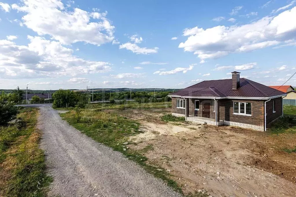 Дом в Воронежская область, Семилукский район, с. Губарево ул. Мира, 1В ... - Фото 0