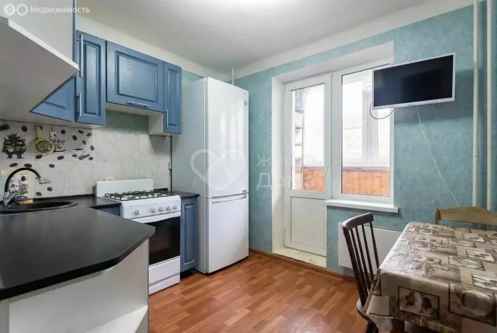 3-комнатная квартира: Волжский, улица имени Генерала Карбышева, 128 ... - Фото 1