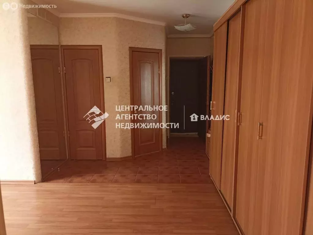 3-комнатная квартира: Рыбное, Медицинская улица, 32 (58.9 м) - Фото 1