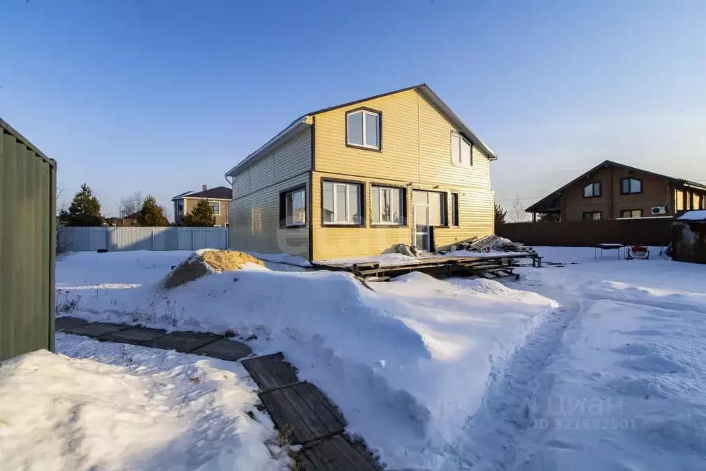 Дом в Тюменская область, Тюмень пер. Юности (200 м) - Фото 1