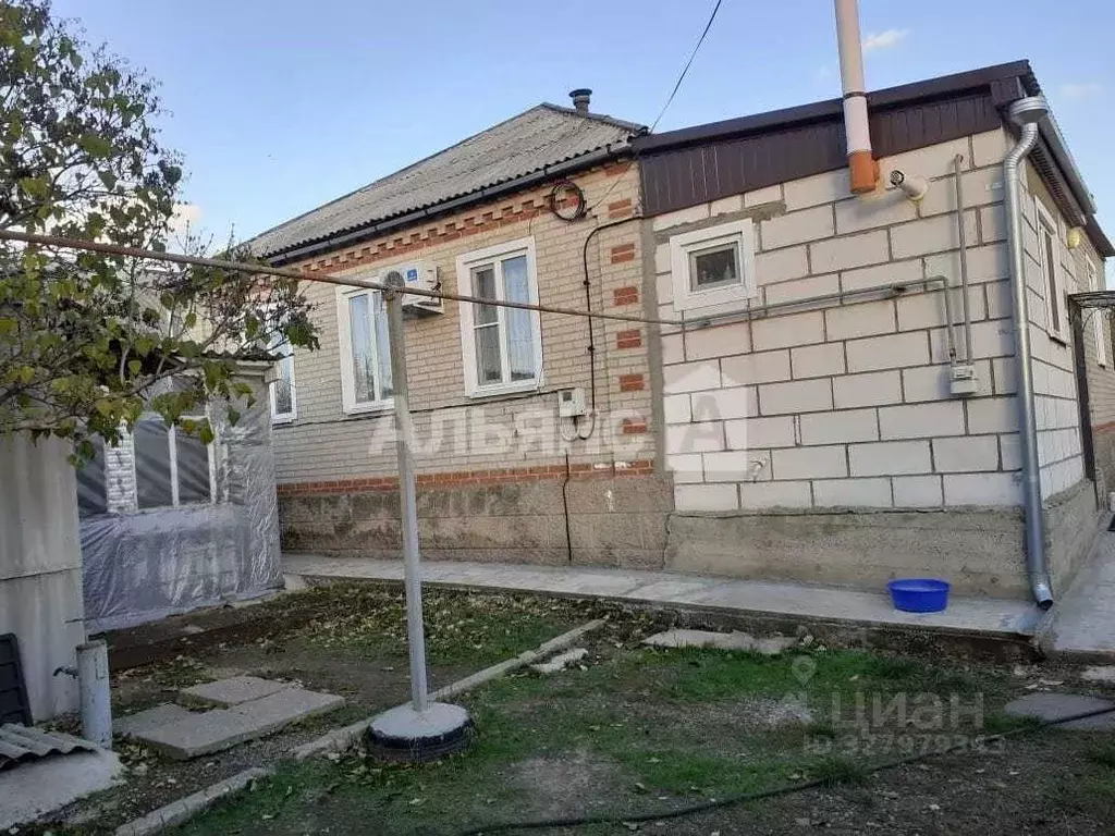 Дом в Ростовская область, Каменский район, Глубокий пгт ул. Иванова ... - Фото 1