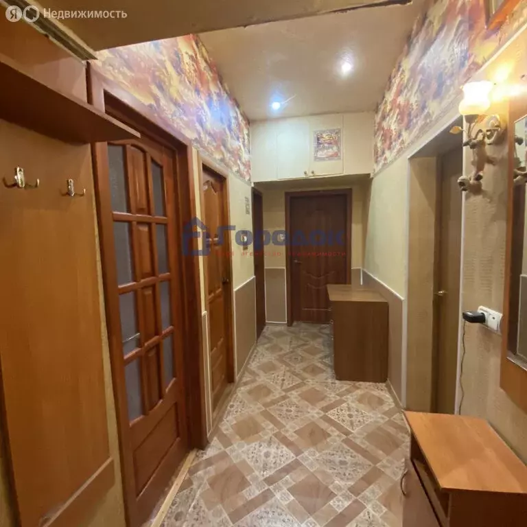 3-комнатная квартира: Каменск-Уральский, Каменская улица, 9 (80 м) - Фото 1