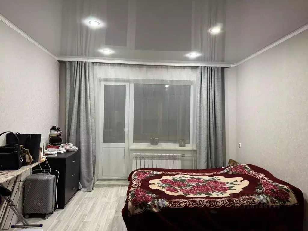1-к кв. Омская область, Омск просп. Комарова, 27 (37.7 м) - Фото 0