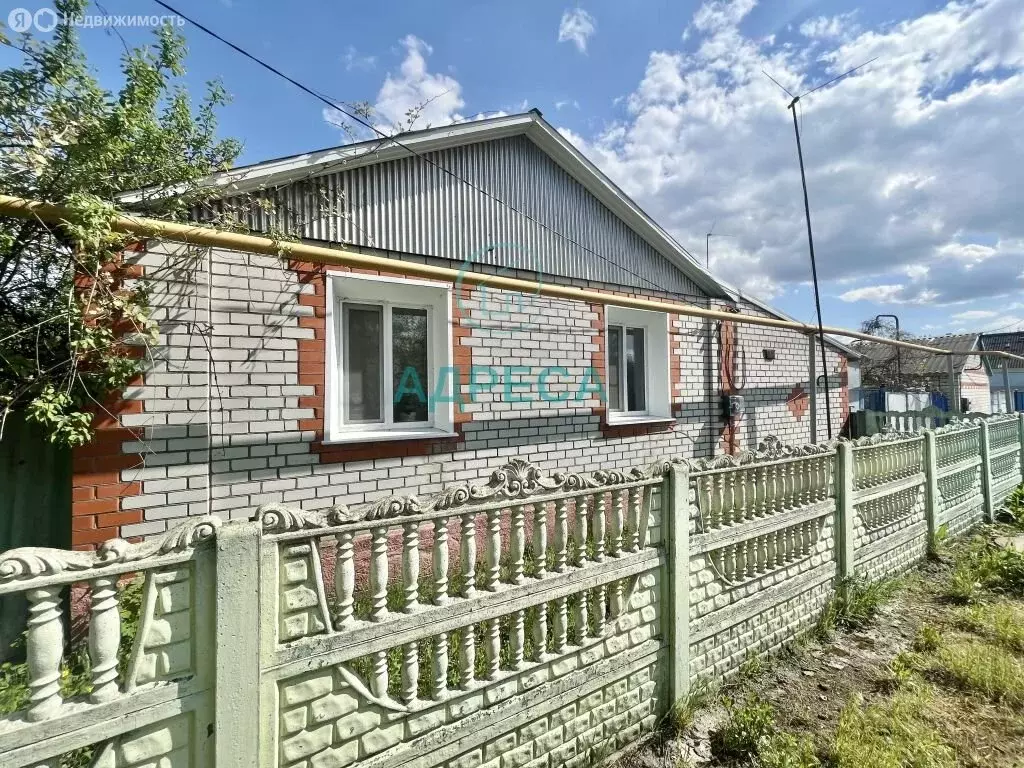 Дом в Новый Оскол, улица Сушкова (75 м) - Фото 1