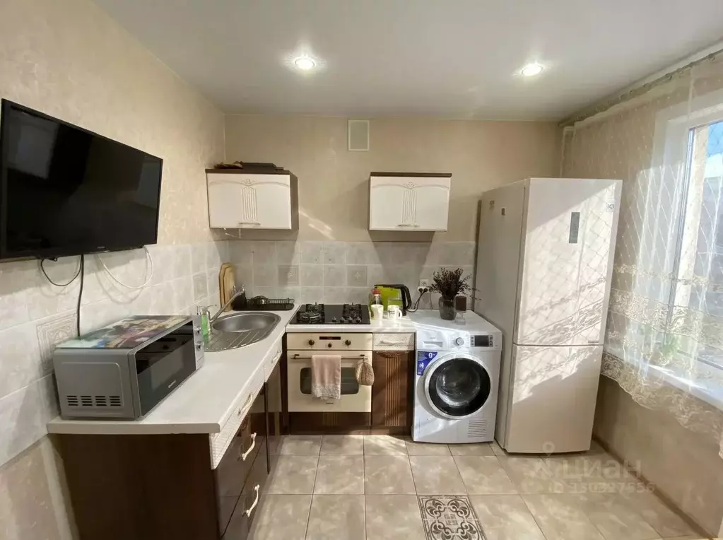 2-к кв. Иркутская область, Ангарск 33-й мкр, 8 (50.0 м) - Фото 1