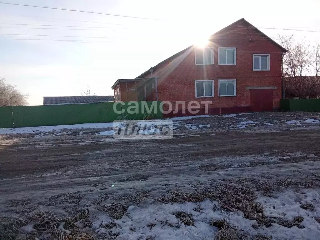 Дом в Омская область, Шербакульский район, с. Максимовка Новая ул., 24 ... - Фото 1