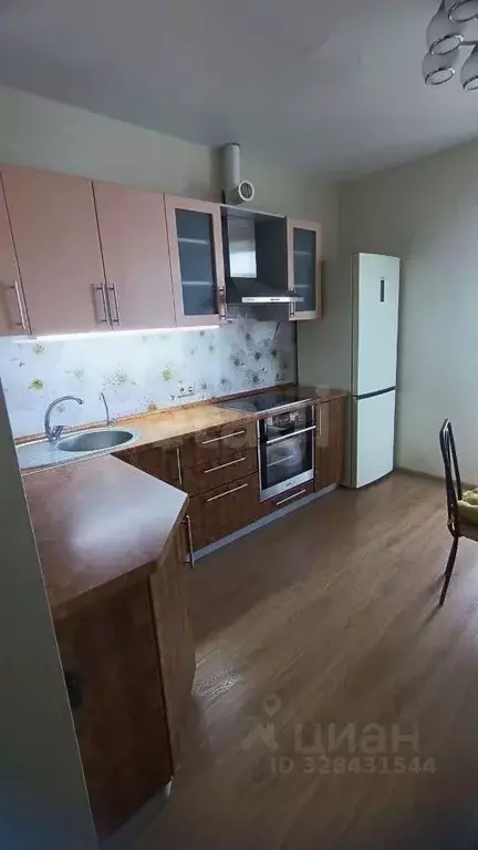 1-к кв. Тюменская область, Тюмень ул. Бакинских Комиссаров, 3 (36.0 м) - Фото 1