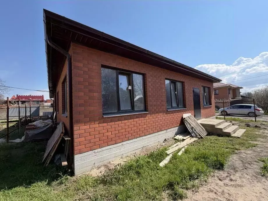Дом в Краснодарский край, Темрюк ул. Полетаева (100 м) - Фото 1