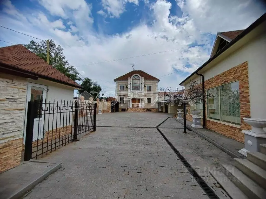 Дом в Тюменская область, Тюмень Локомотивная ул., 13 (425 м) - Фото 2