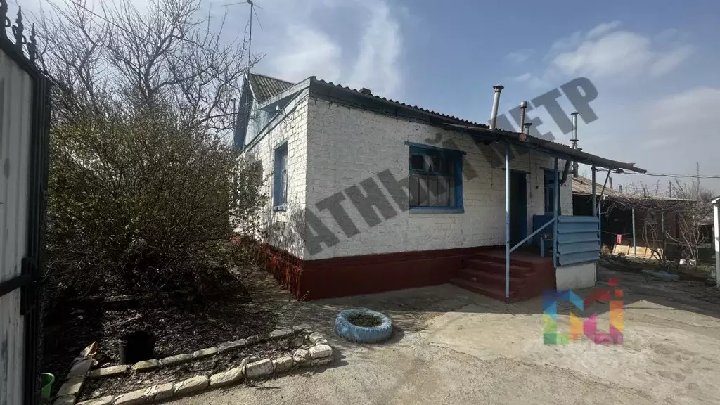 Дом в Калмыкия, Элиста ул. Имени Б. Басанова, 24 (65 м) - Фото 1