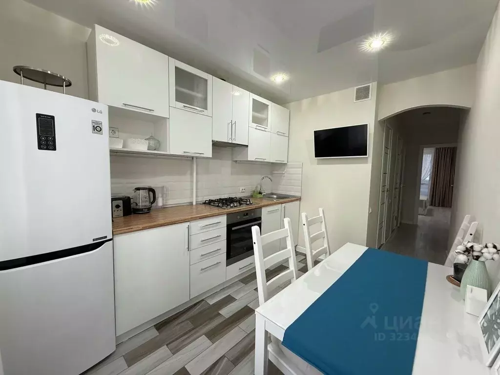 2-к кв. Волгоградская область, Волгоград ул. Космонавтов, 37 (52.2 м) - Фото 2