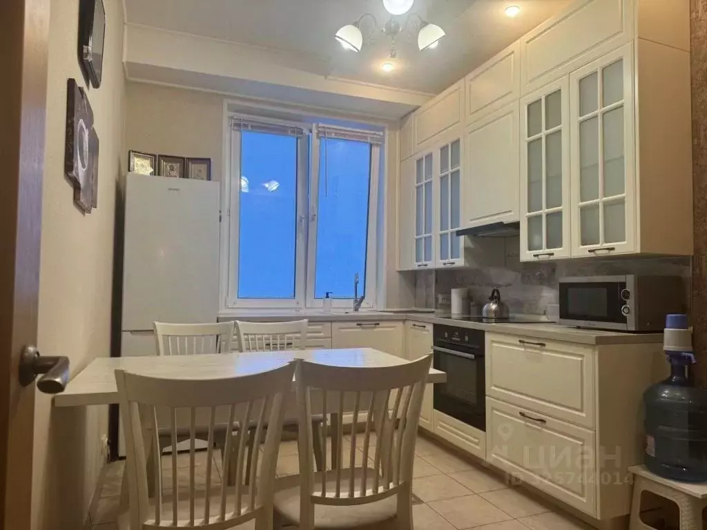 3-к кв. Нижегородская область, Нижний Новгород Дальняя ул., 8 (62.0 м) - Фото 1