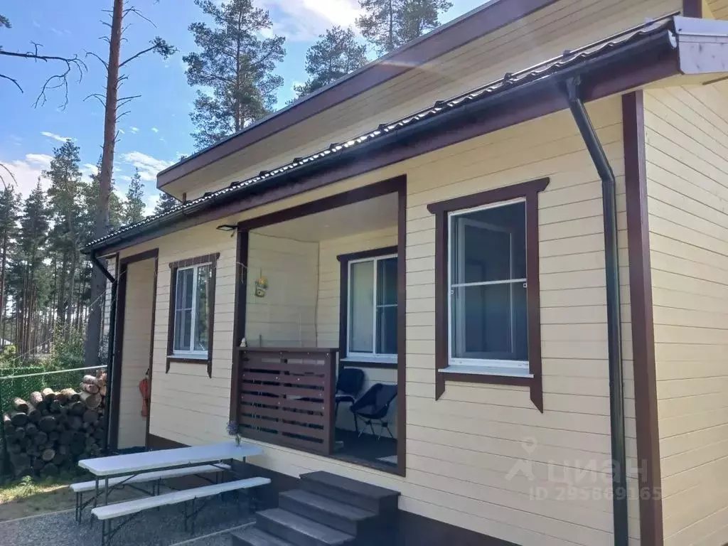 Дом в Ленинградская область, Выборгский район, Полянское с/пос, пос. ... - Фото 1