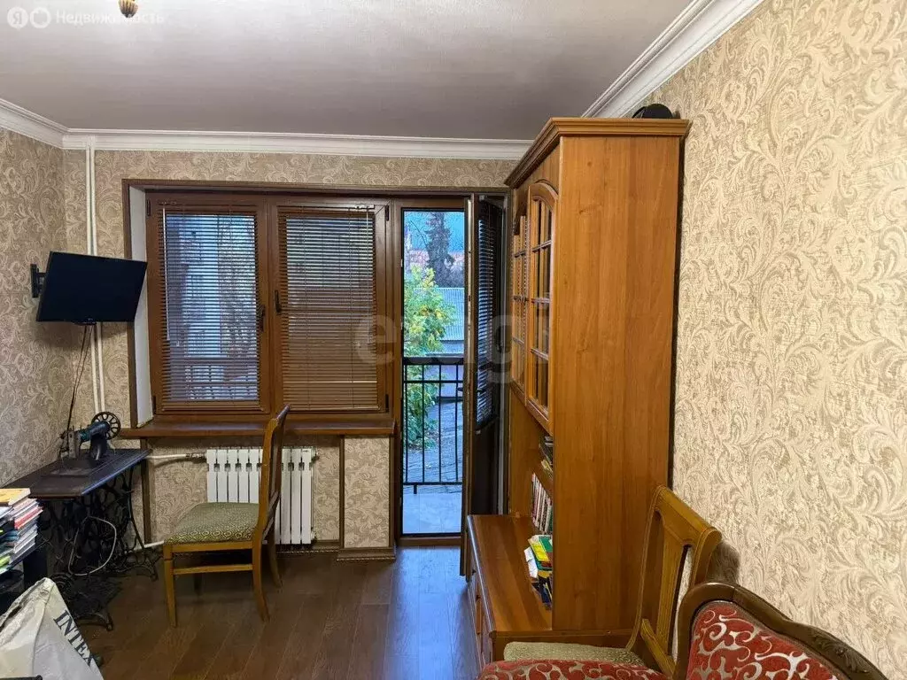 1-комнатная квартира: Владикавказ, улица Кирова, 4 (30 м) - Фото 1