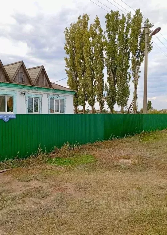 Дом в Саратовская область, Марксовский район, Кировское муниципальное ... - Фото 1