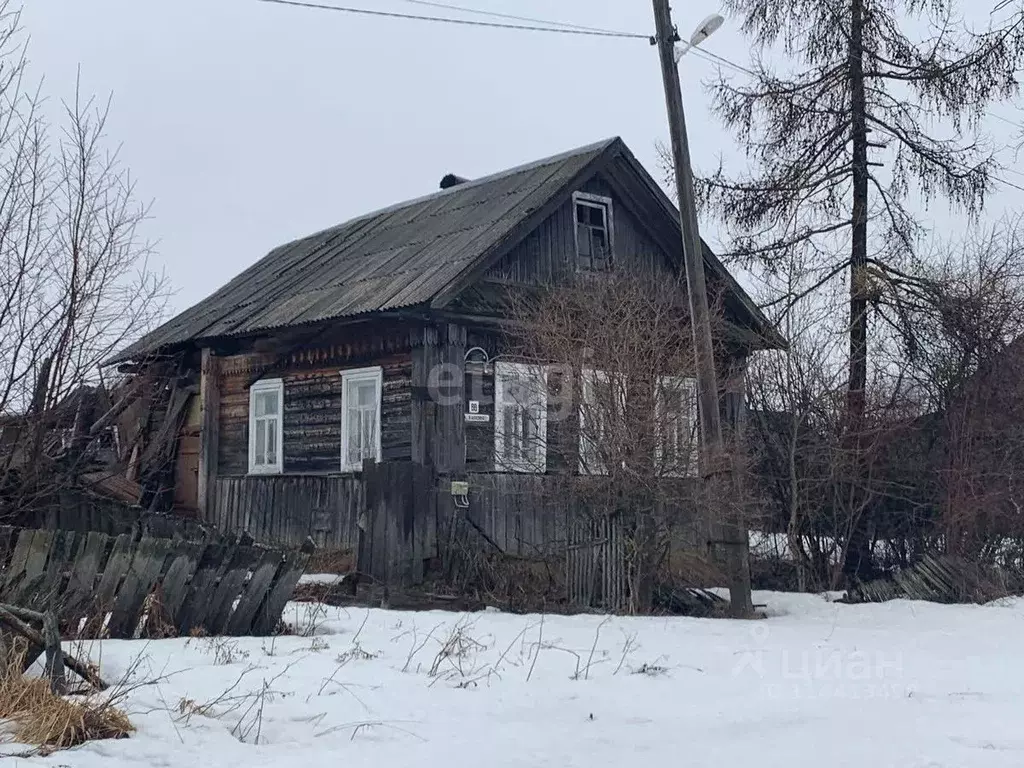 Дом в Удмуртия, Ярский район, с. Пудем ул. Кирова (28 м) - Фото 0