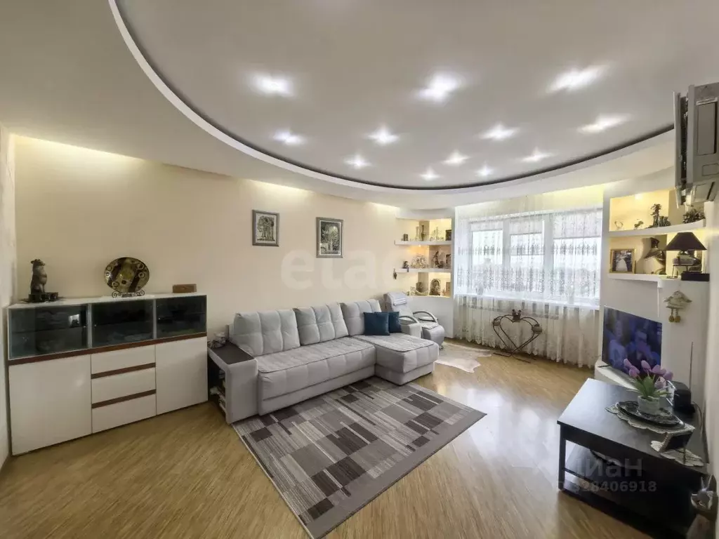 2-к кв. Краснодарский край, Ейск Коммунистическая ул. (66.5 м) - Фото 1