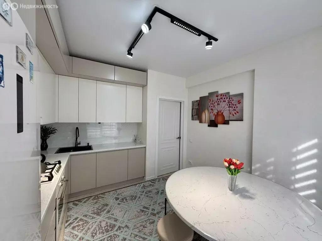 4-комнатная квартира: Дербент, Строительная улица, 3 (87 м) - Фото 1