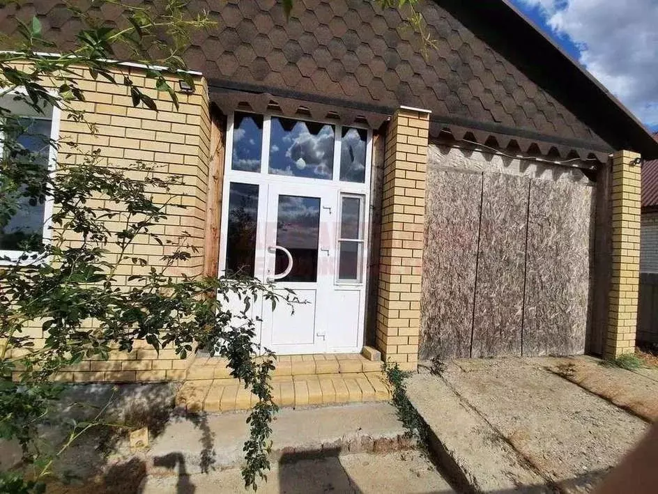 Дом в Астраханская область, Икрянинский район, Ильинка рп Молодежная ... - Фото 2