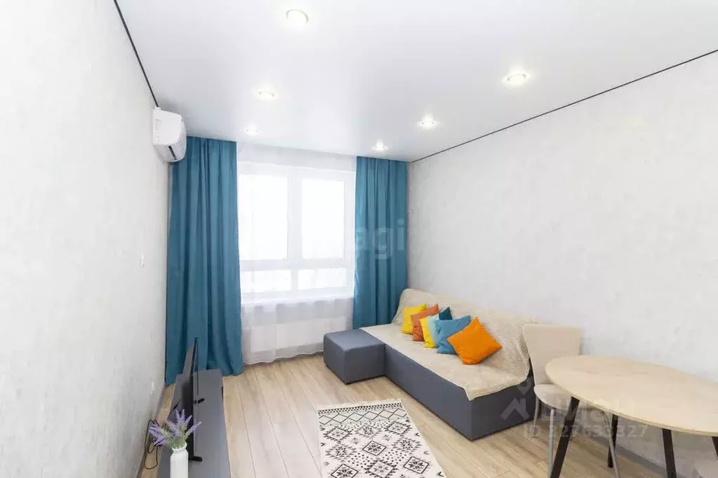 1-к кв. Тюменская область, Тюмень ул. Фармана Салманова, 15 (38.0 м) - Фото 0