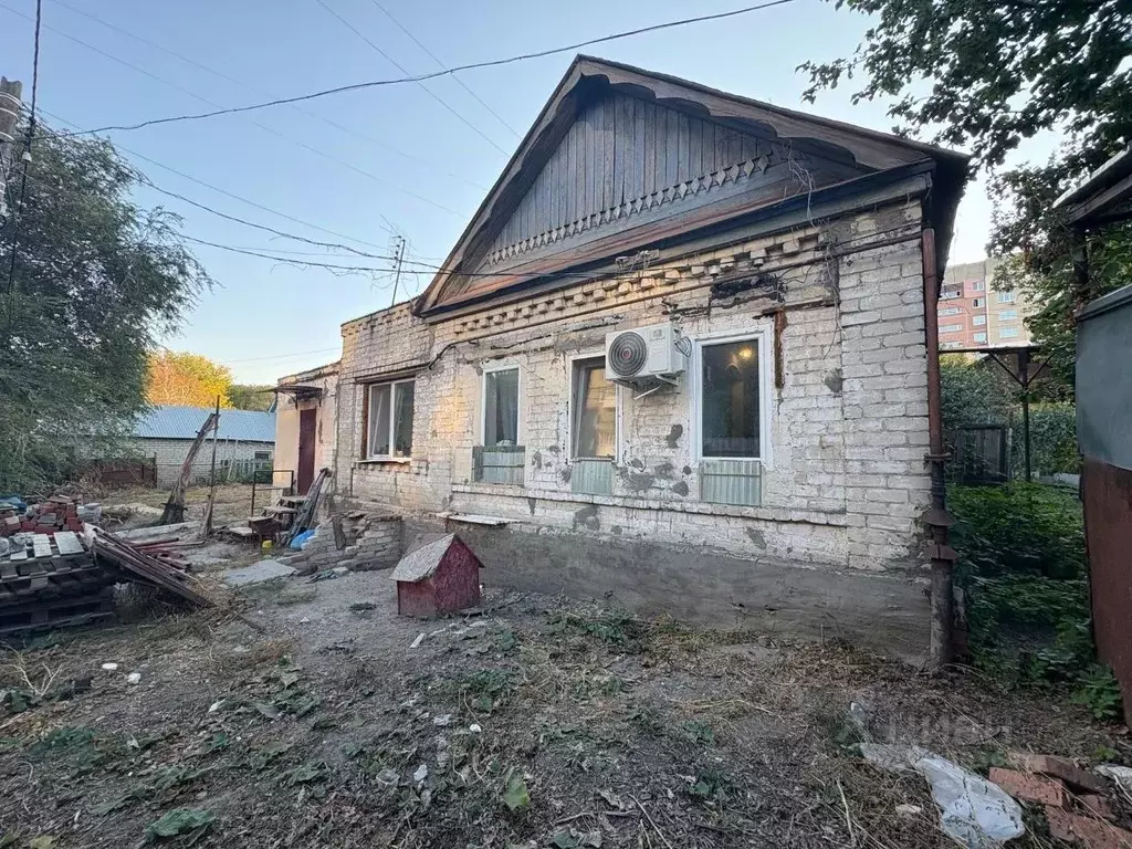 Дом в Саратовская область, Саратов ул. Имени Генерала Г.Ф. Захарова, ... - Фото 0