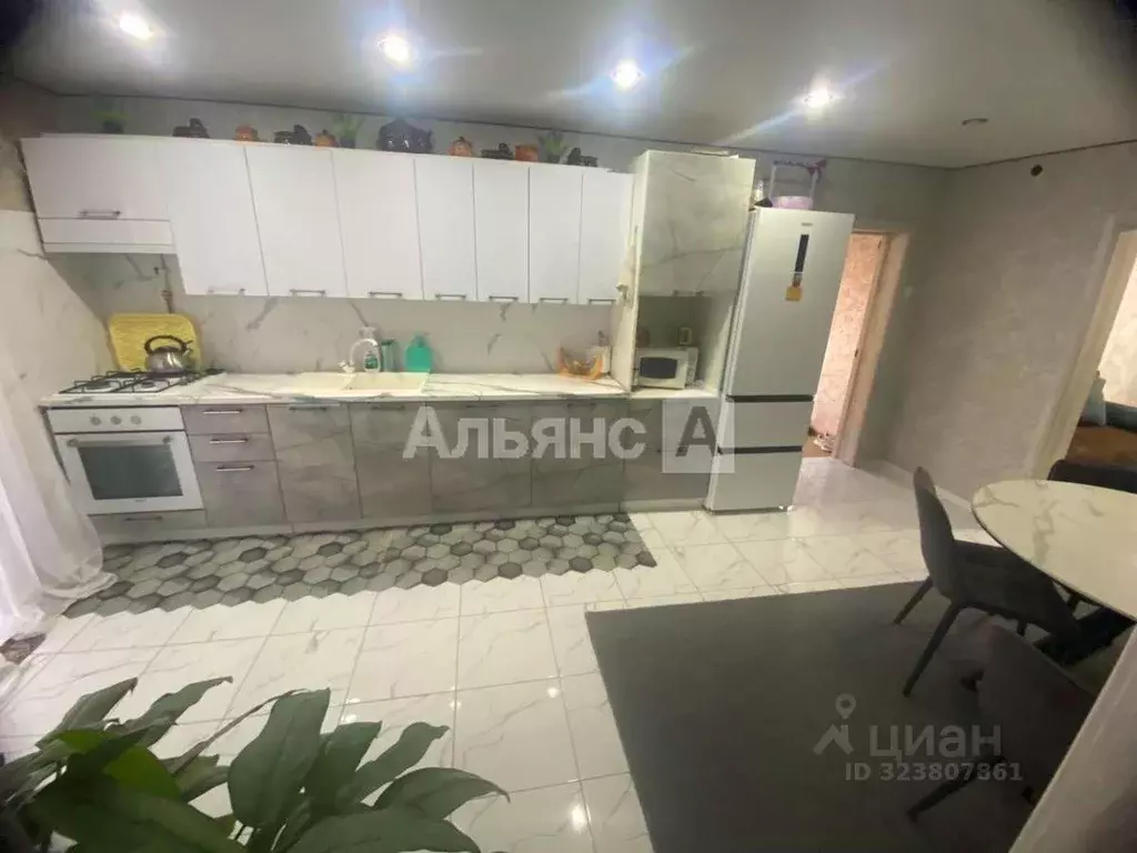 Дом в Краснодарский край, Курганинск ул. Куйбышева (164 м) - Фото 1