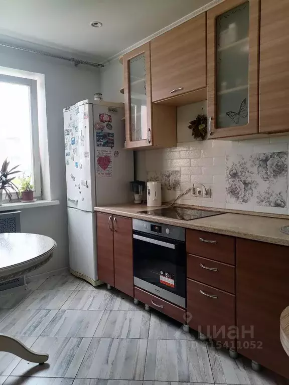 2-к кв. Омская область, Омск ул. 6-я Линия, 180 (57.0 м) - Фото 1