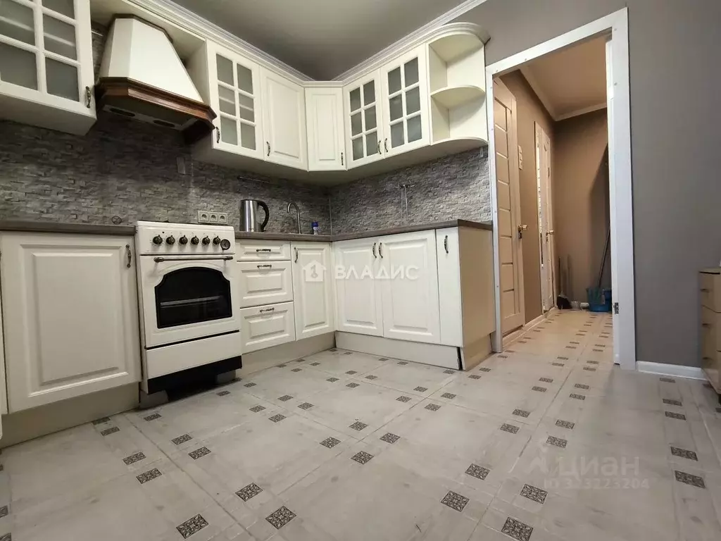 3-к кв. Белгородская область, Белгород ул. Есенина, 44а (65.6 м) - Фото 0