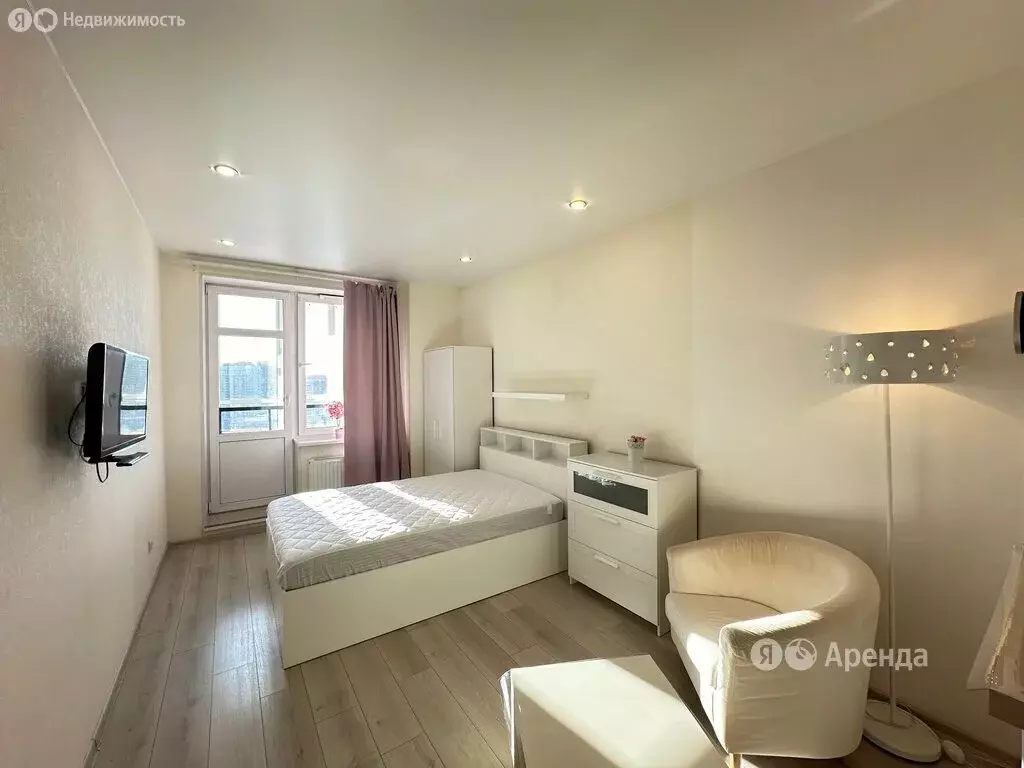 Квартира-студия: Санкт-Петербург, улица Орджоникидзе, 52 (29 м) - Фото 0
