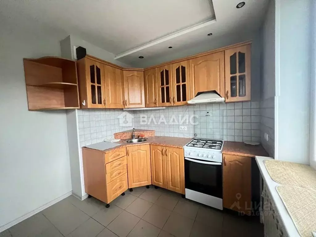 2-к кв. Белгородская область, Шебекино Парковая ул., 12 (57.0 м) - Фото 0