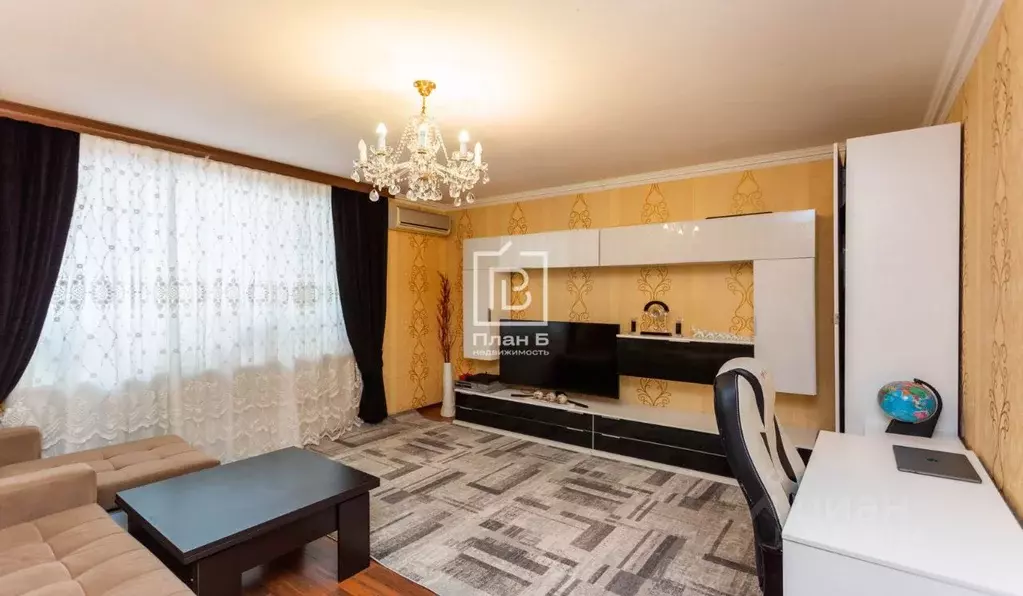 3-к кв. Калужская область, Калуга ул. Дзержинского, 92к2 (75.8 м) - Фото 0