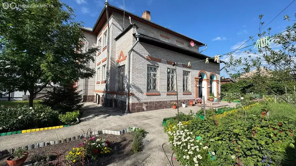 Дом в Минусинск, улица Дружбы (234 м) - Фото 0
