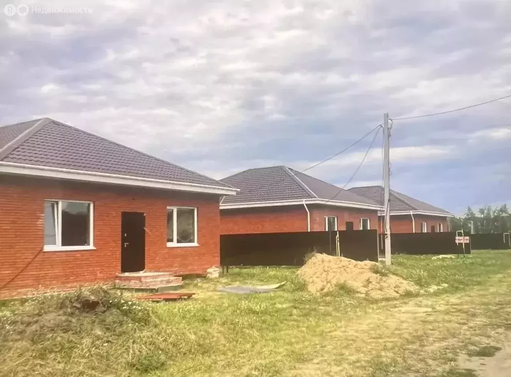 Дом в село Усть-Заостровка, 6-я Северная улица (105 м) - Фото 1