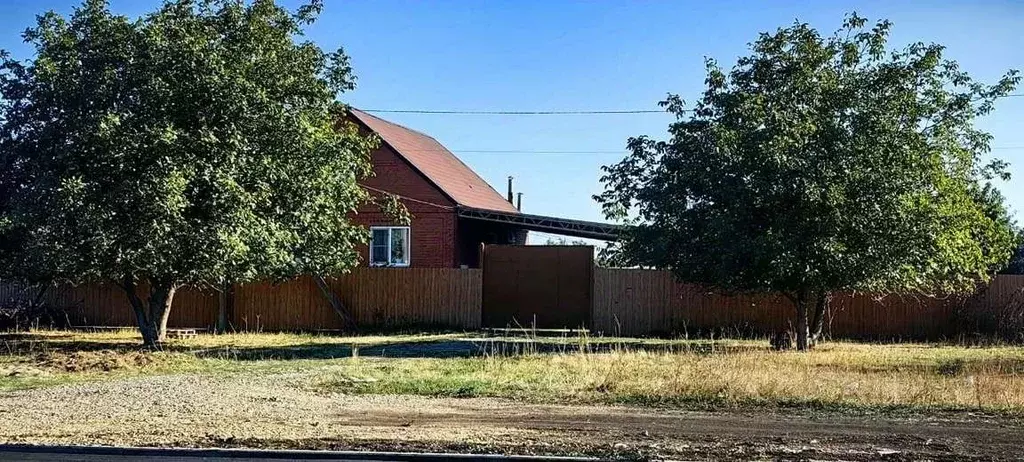 Дом в Краснодарский край, Динской район, Новотитаровское с/пос, Карла ... - Фото 1