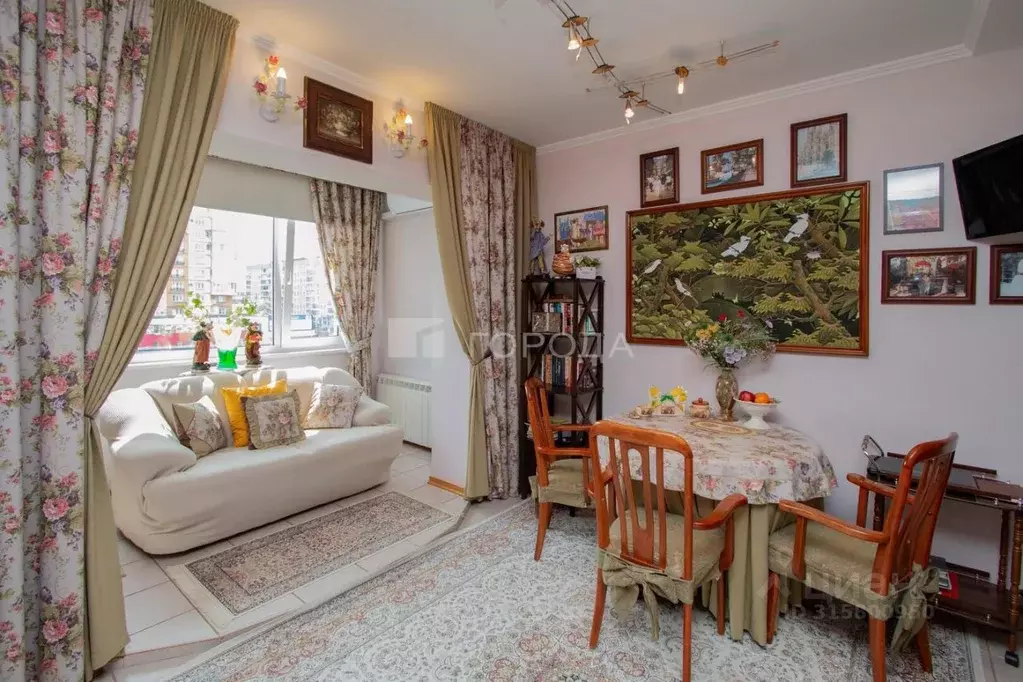 2-к кв. Кемеровская область, Новокузнецк ул. Кирова, 109 (103.5 м) - Фото 0