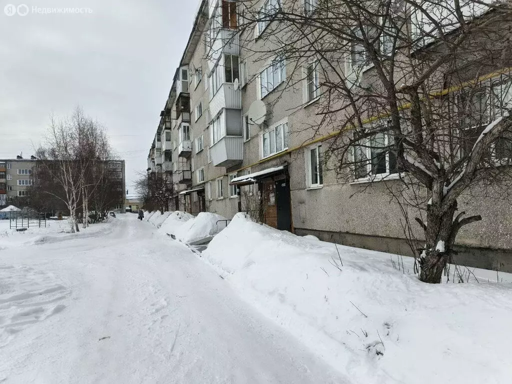 2-комнатная квартира: Камышлов, улица Куйбышева, 8 (43.8 м) - Фото 2