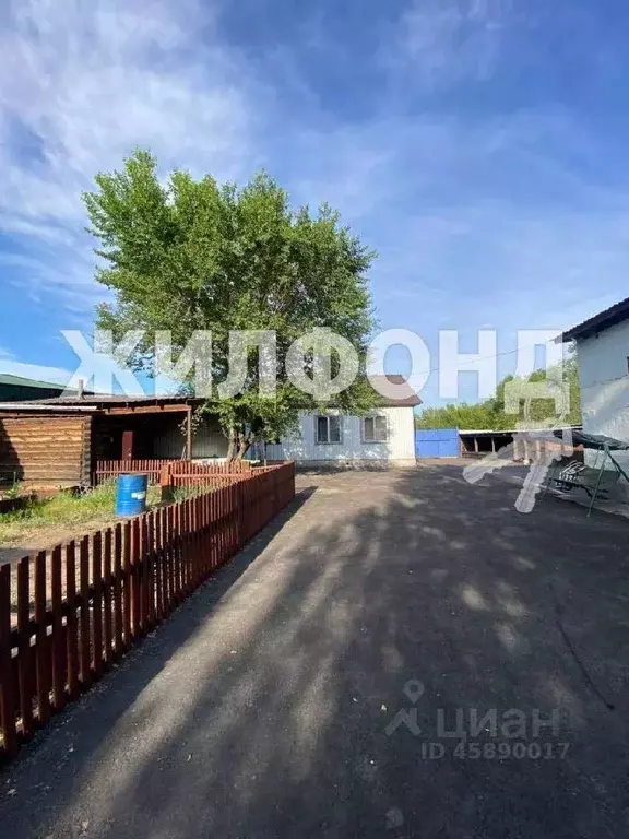 Дом в Тыва, Кызыл ул. Чехова (139 м) - Фото 0